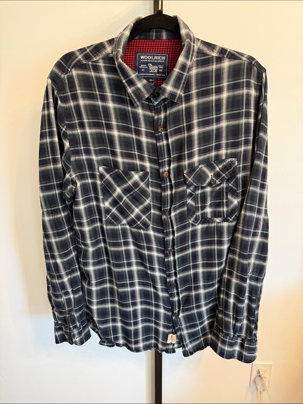 Woolrich Black and White Plaid Long-Sleeve Button-Down Shirt